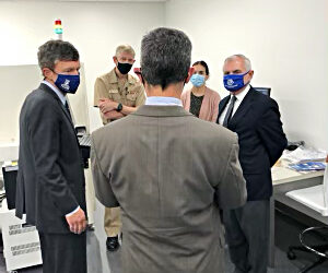401 Tech Bridge Highlights Tech Transfer, Research Equipment, During Visit with Senator Reed and Radm Selby at URI